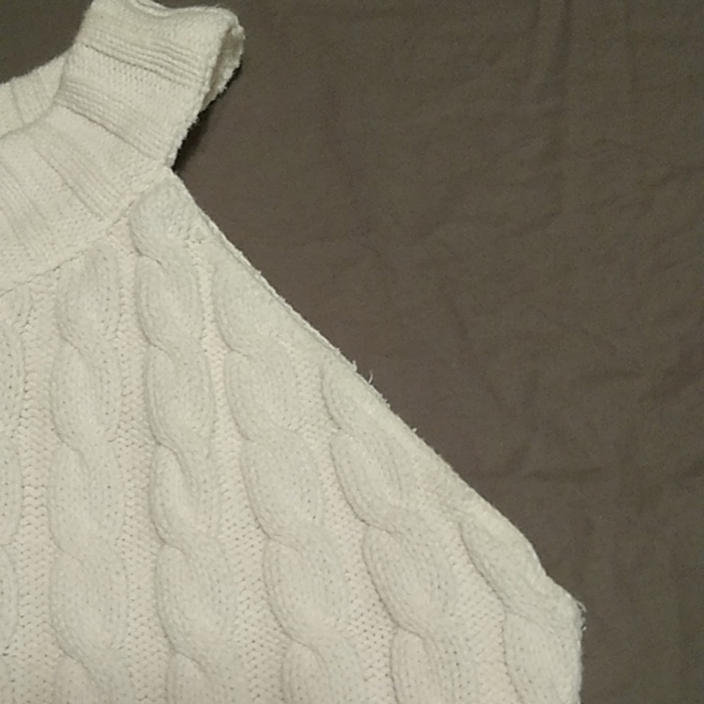 Basic Editions Cut Out Sweater - image 3
